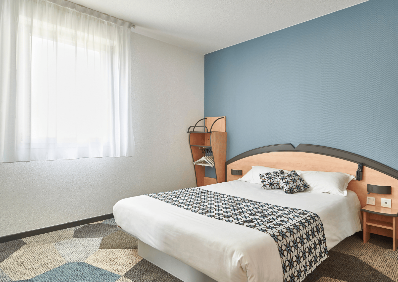 Chambre spacieuse et lumineuse, idéale pour un long séjour ou une réservation au mois.