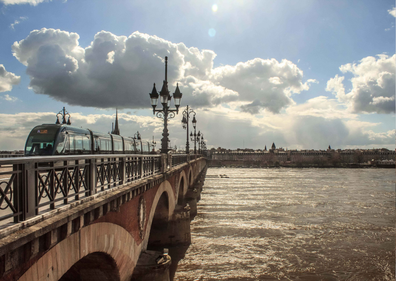 Vue sur la Garonne à Bordeaux